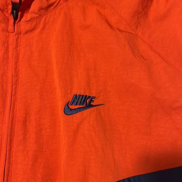 Nike oversized Vintage Wind breaker. - Picture 2 of 3